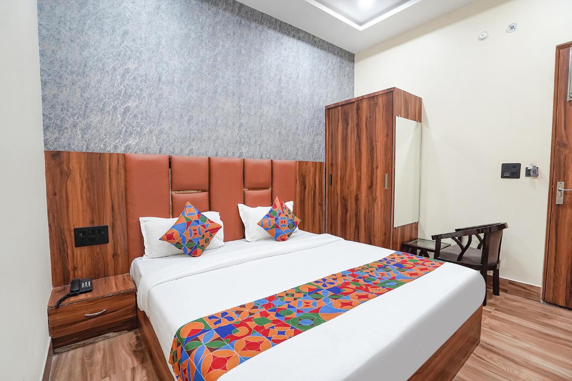 Fabhotel The Vrindavan Inn Экстерьер фото