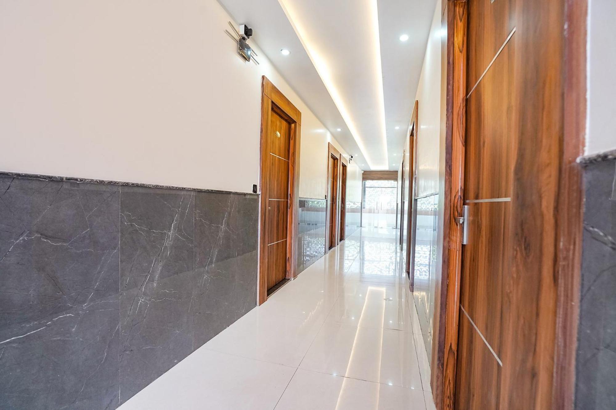 Fabhotel The Vrindavan Inn Экстерьер фото